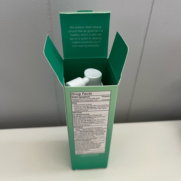 Coola Scalp & Hair Mist Sunscreen SPF 30 - Picture 4 of 4